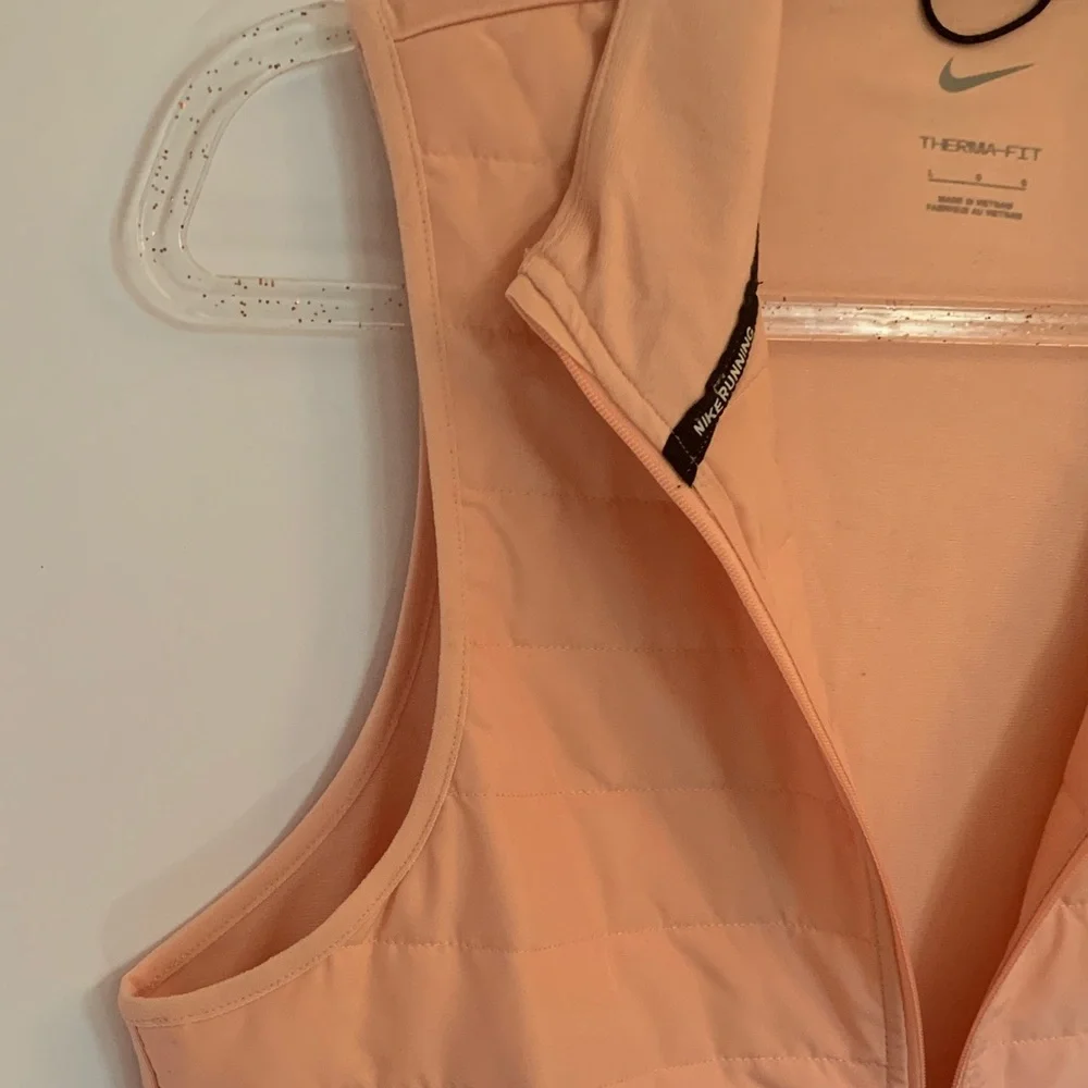 Nike Women's Light Peach Quilted Vest - Picture 8 of 11